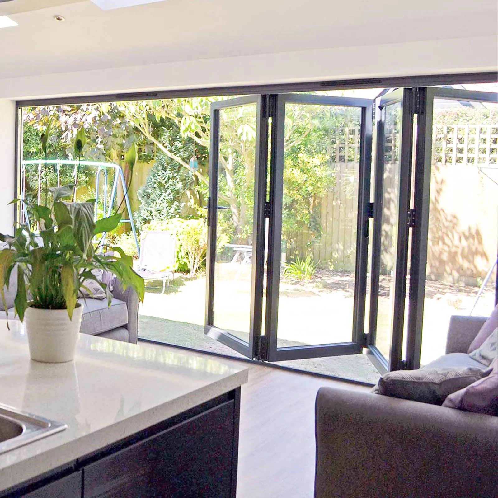 greenteQ Bifold Door Magnetic Catch - Image 6