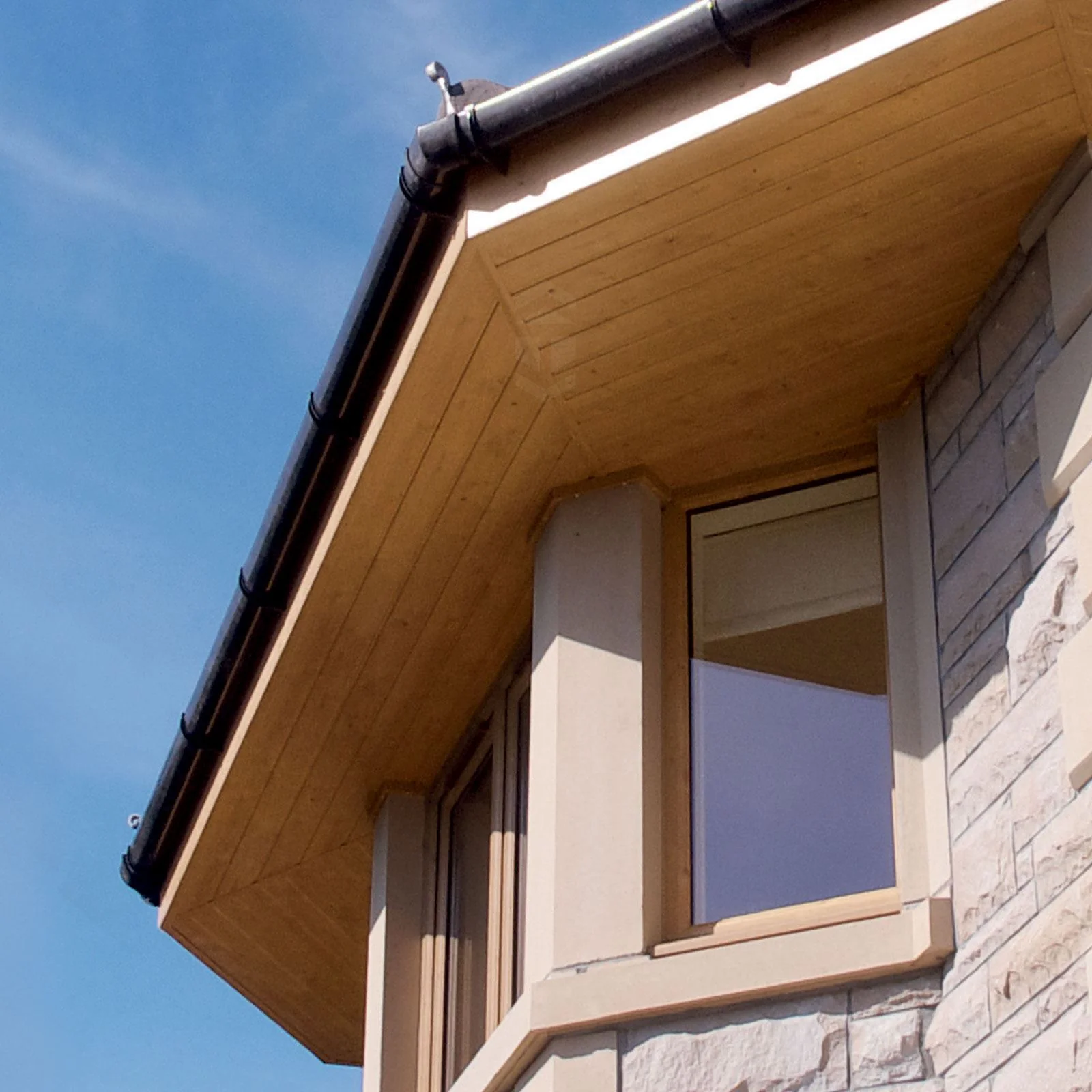 Marshall Tufflex RWA2 Half Round 135° Angle Gutter Corner - Image 3
