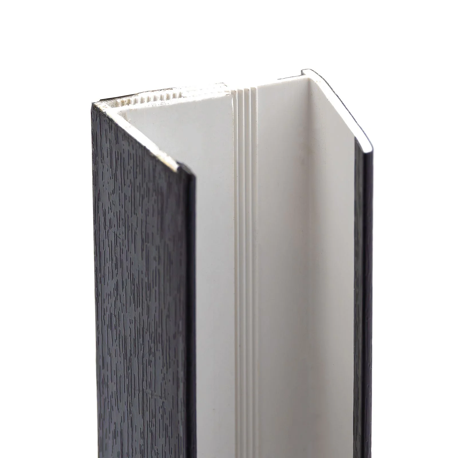 Shiplap Cladding Edge Trim (2.5m) - Image 10