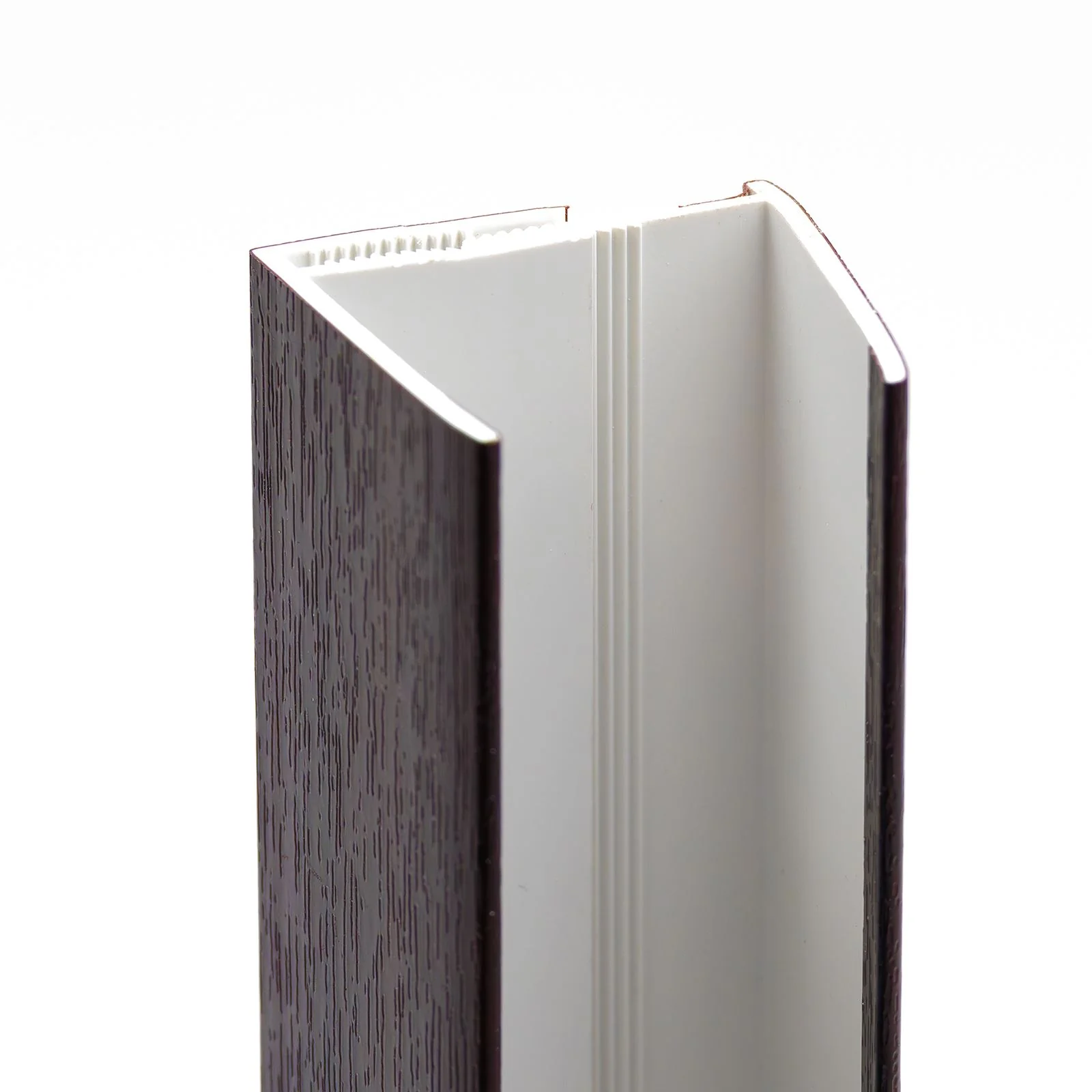 Shiplap Cladding Edge Trim (2.5m) - Image 7
